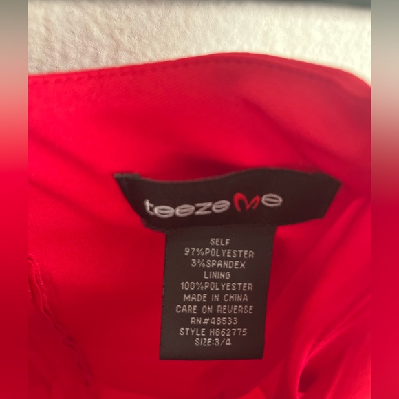 Red Dress - Picture 3 of 3